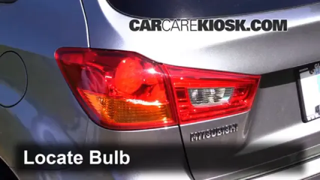 2013 Mitsubishi Outlander Sport ES 2.0L 4 Cyl. Éclairage Feu clignotant arrière (remplacer l'ampoule)